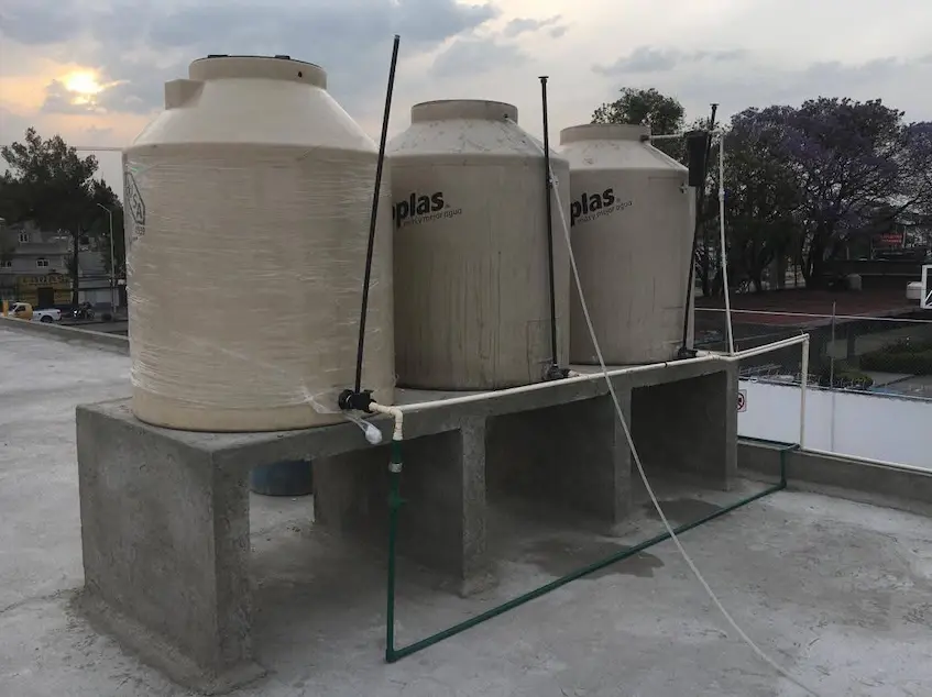 Limpieza profesional de cisternas y tinacos con hidrolavado